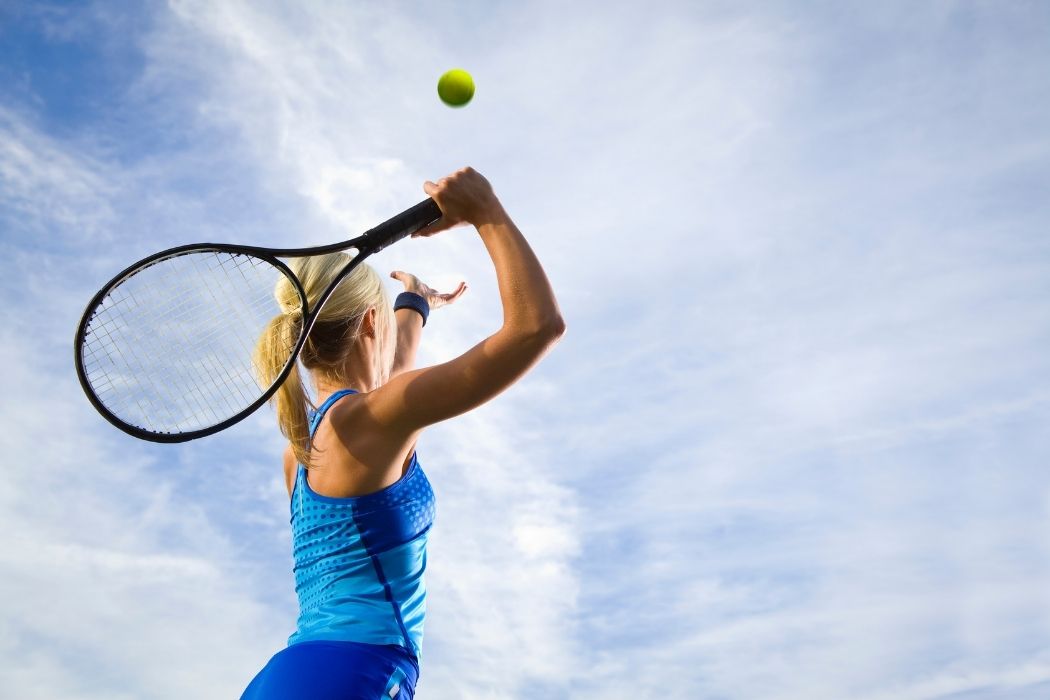 Jak poprawić swoje podanie - podstawy tenisa